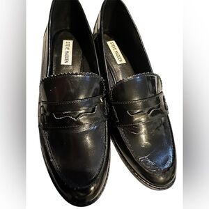Steve Madden Black Patent Loafers womens 10 | Preppy  Workwear Minimalist Shoe